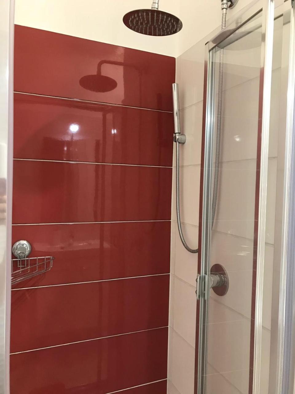 Camera Matrimoniale/Doppia con Letti Singoli con Bagno Privato